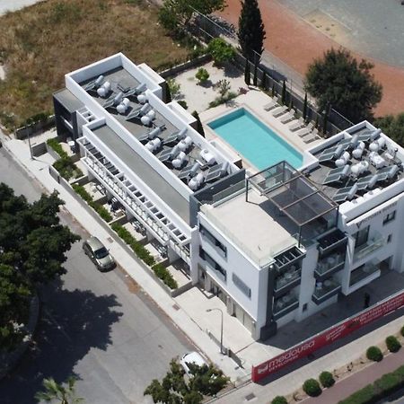 Victoria Suites Paphos Bagian luar foto