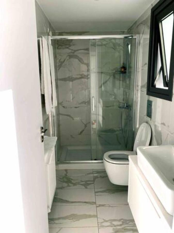 Victoria Suites Paphos Bagian luar foto