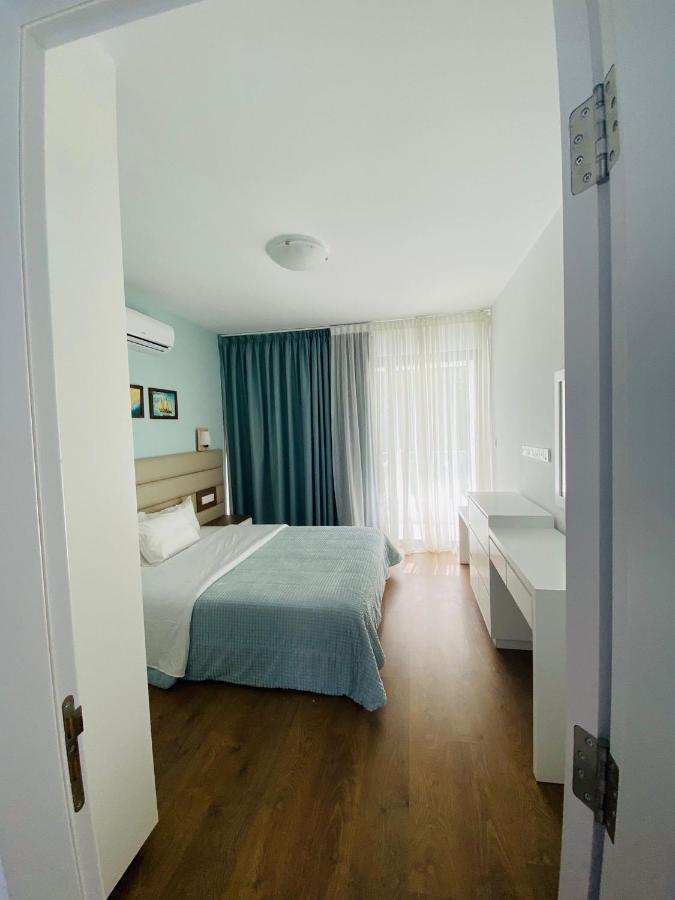 Victoria Suites Paphos Bagian luar foto