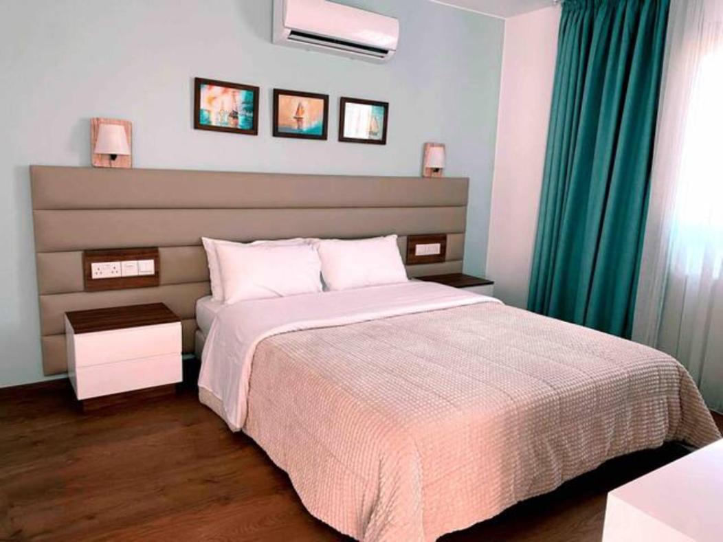 Victoria Suites Paphos Bagian luar foto