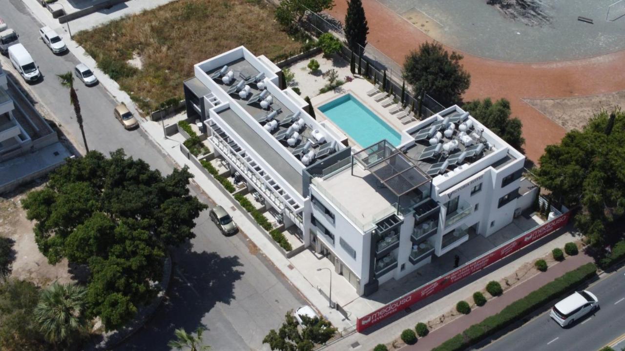 Victoria Suites Paphos Bagian luar foto